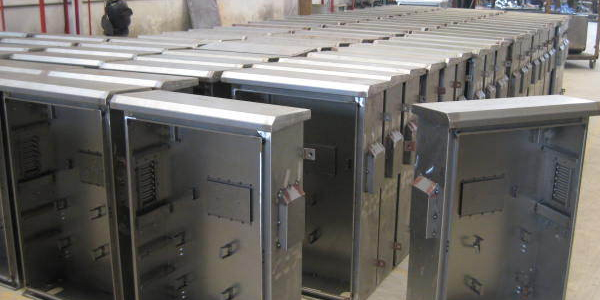 網絡機柜和機架對比尺寸參數(shù)介紹