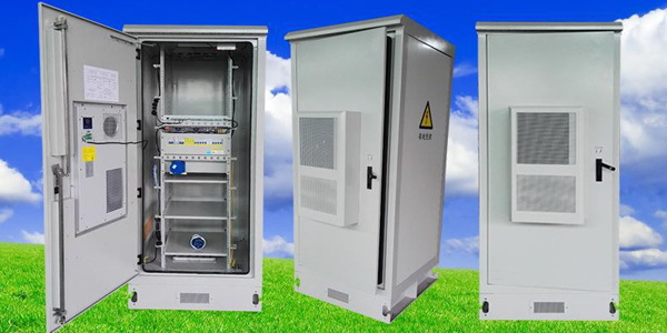 機(jī)柜廠家在選購網(wǎng)絡(luò)機(jī)柜的情況下要留意哪些