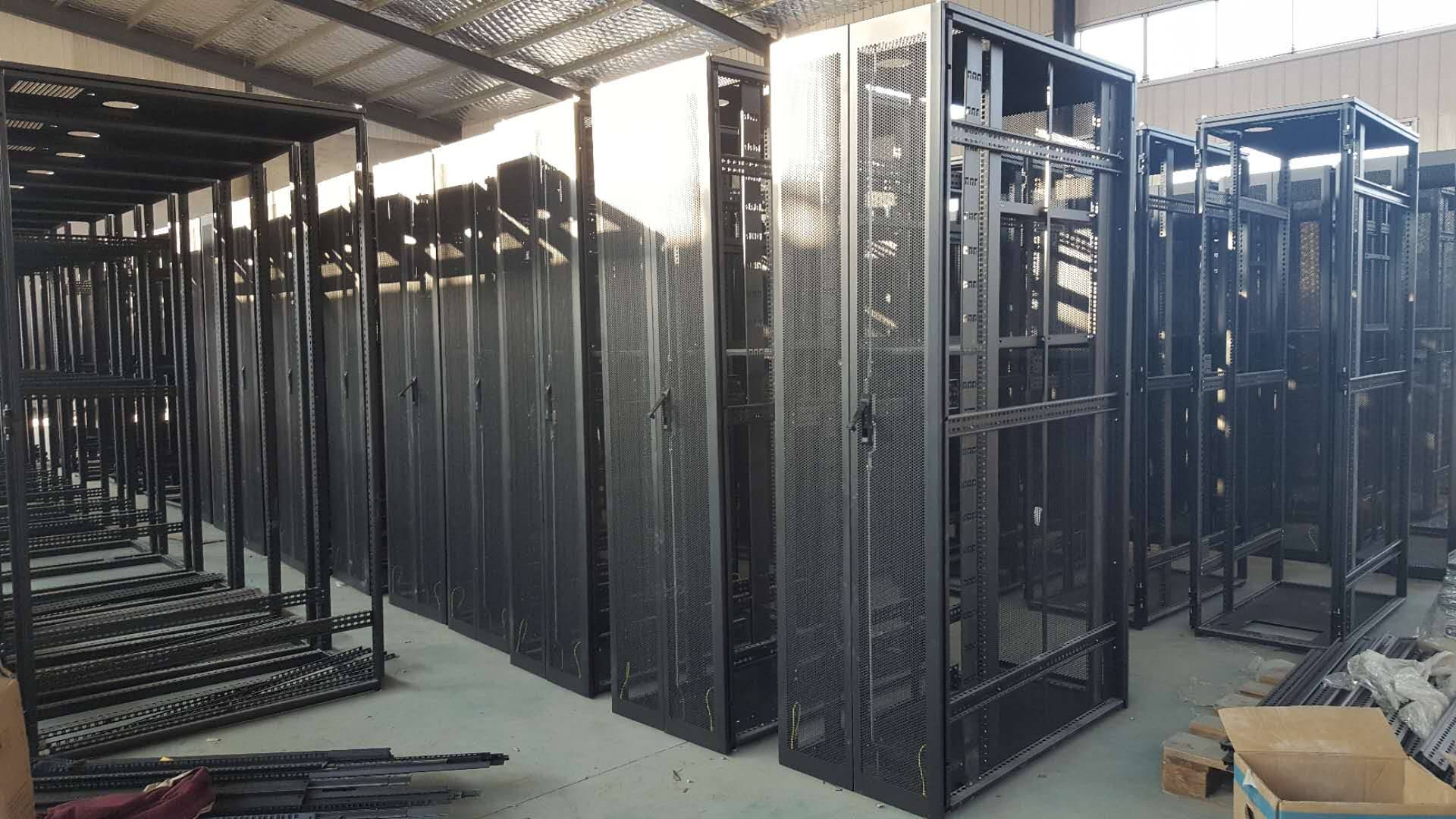 關(guān)于冷通道數(shù)據(jù)中心機(jī)柜你不得不了解的知識(shí)