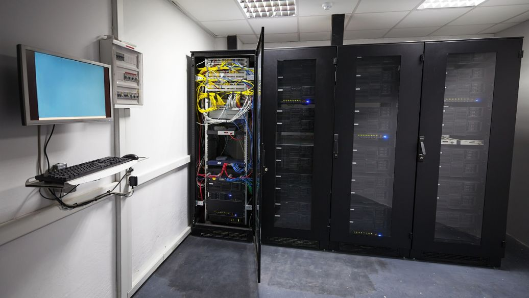 弱電智能化產(chǎn)業(yè)升級對鈑金機柜行業(yè)有哪些挑戰(zhàn)和機遇